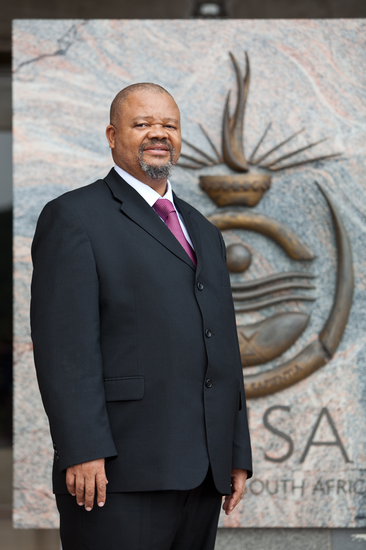 <p>Professor Mandla Makhanya becomes the Principal and Vice-Chancellor of Unisa. He articulates a strongly service-orientated vision and culture for the University and makes practical structural adjustments towards fulfilling this.</p>